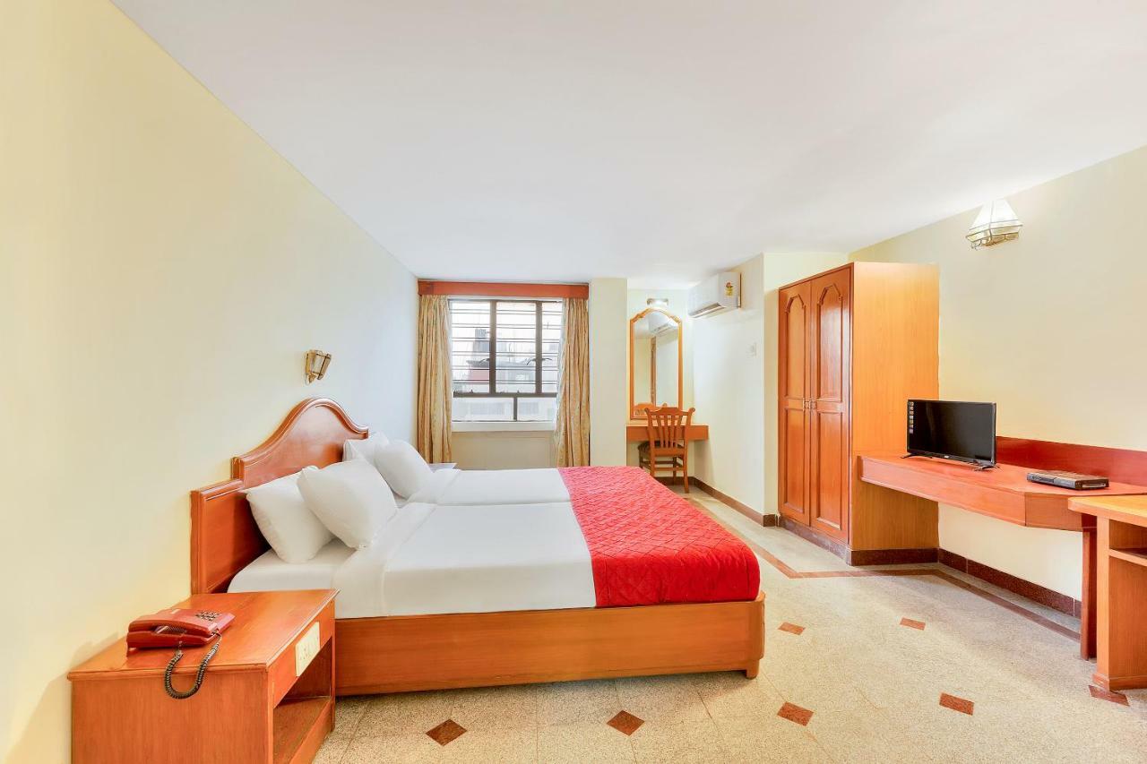 Oyo 10534 Hotel Kanishka バンガロール エクステリア 写真