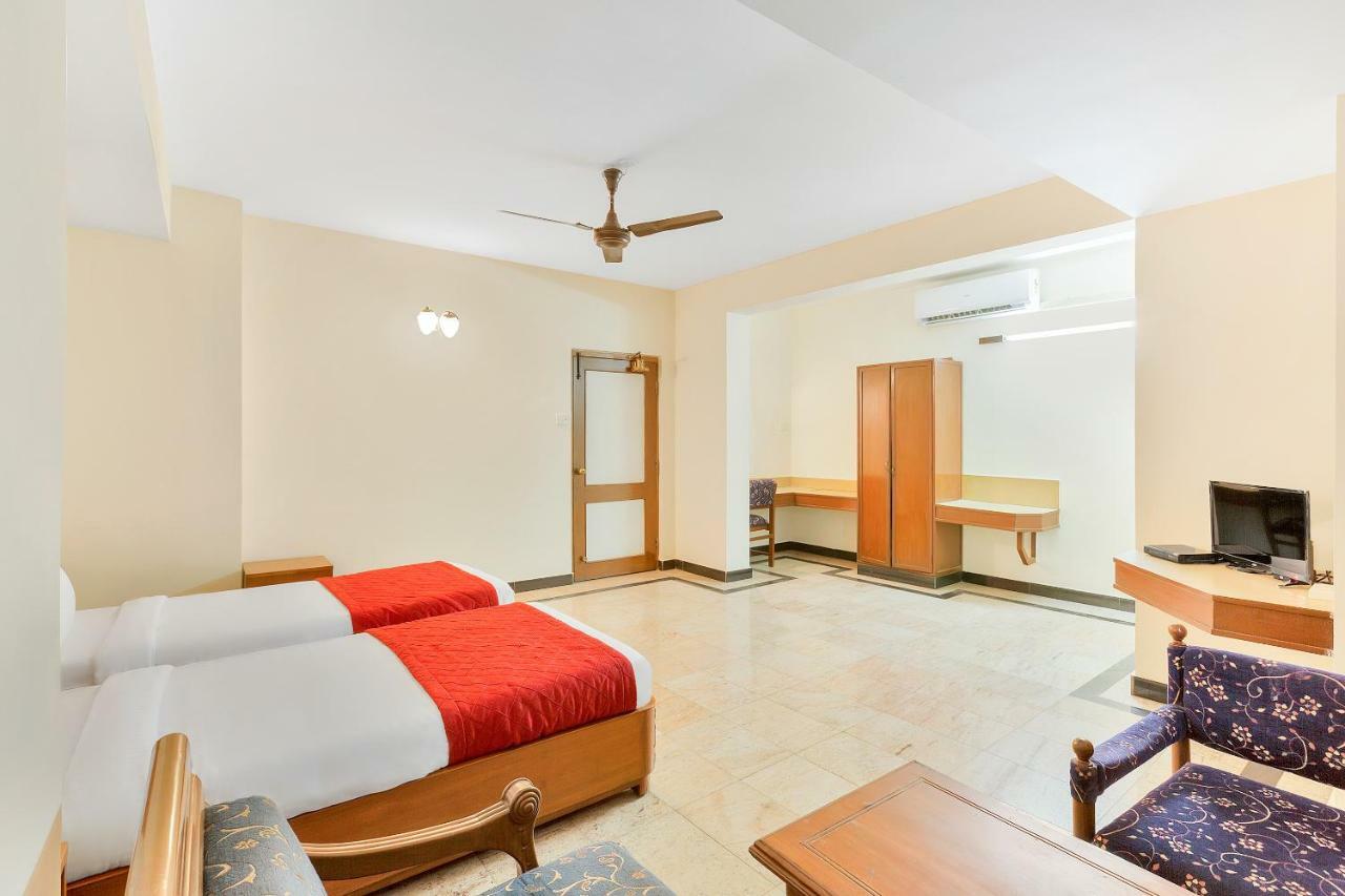 Oyo 10534 Hotel Kanishka バンガロール エクステリア 写真