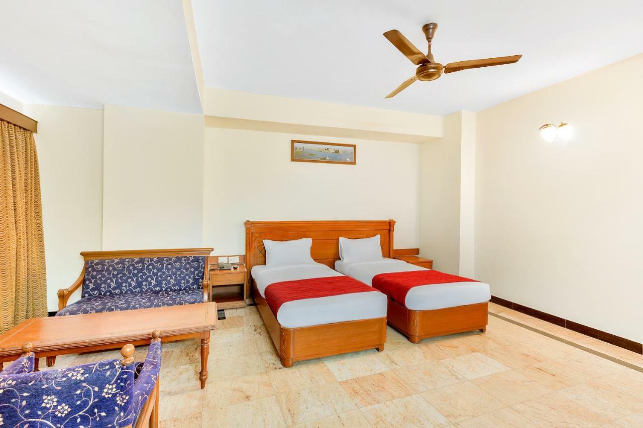 Oyo 10534 Hotel Kanishka バンガロール エクステリア 写真
