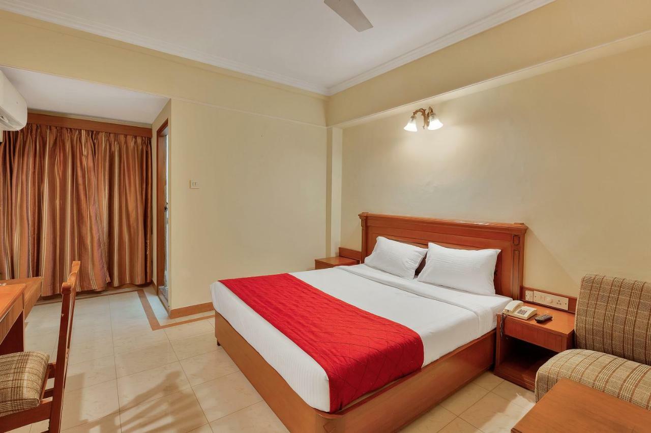Oyo 10534 Hotel Kanishka バンガロール エクステリア 写真